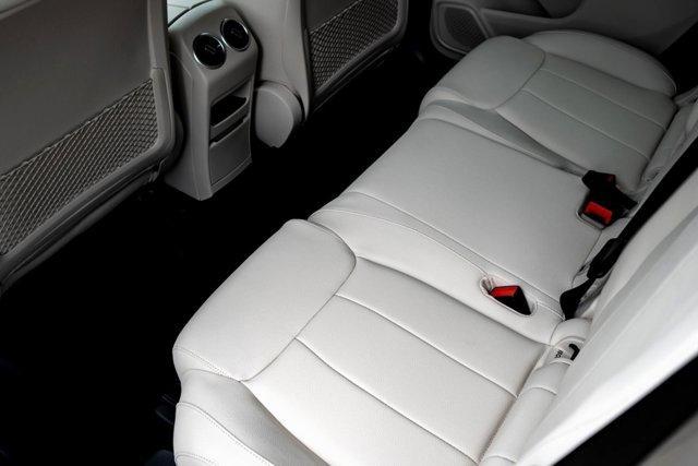 new 2025 Mercedes-Benz GLB 250 car, priced at $48,645