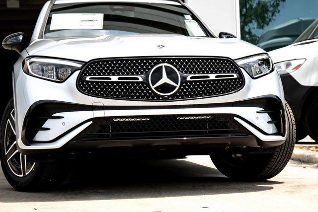new 2025 Mercedes-Benz GLC 300 car, priced at $56,255