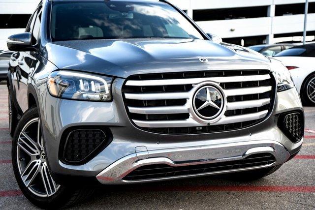 new 2025 Mercedes-Benz GLS 450 car, priced at $94,395