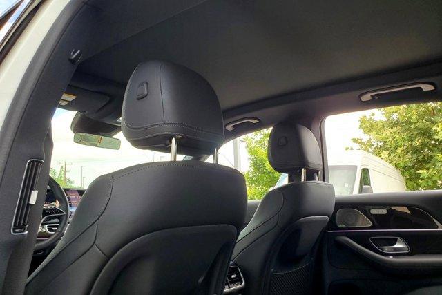 new 2025 Mercedes-Benz GLE 450 car, priced at $85,425