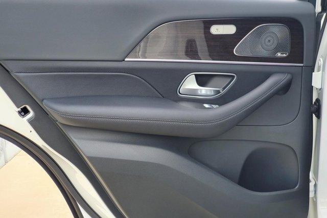 new 2025 Mercedes-Benz GLE 450 car, priced at $85,425