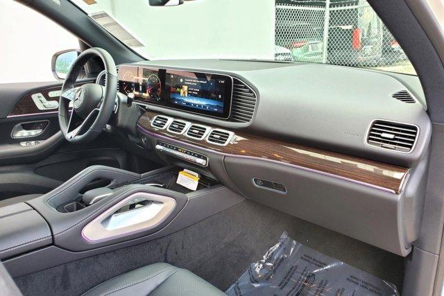new 2025 Mercedes-Benz GLE 450 car, priced at $85,425