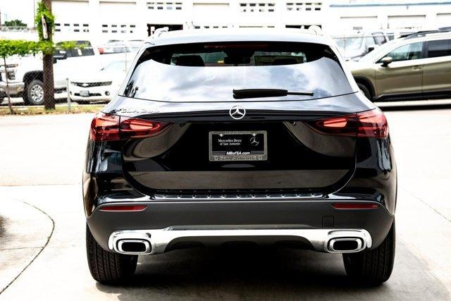 new 2025 Mercedes-Benz GLA 250 car, priced at $42,250