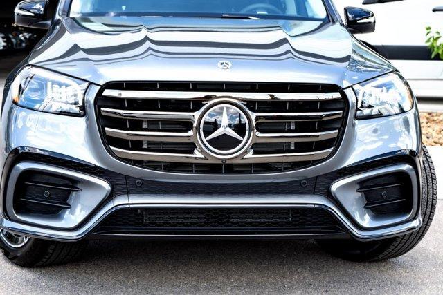 new 2025 Mercedes-Benz GLS 450 car, priced at $101,315