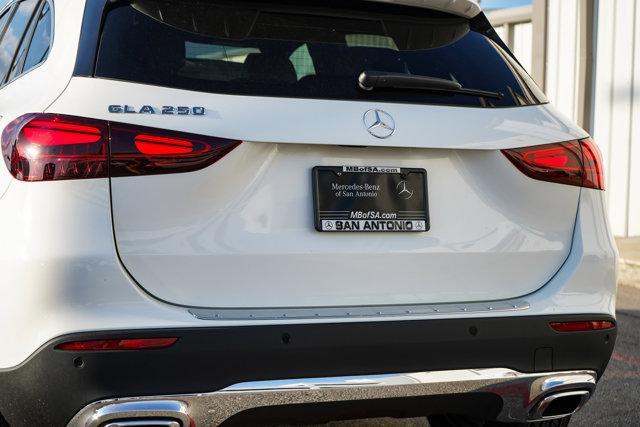 new 2025 Mercedes-Benz GLA 250 car, priced at $48,690