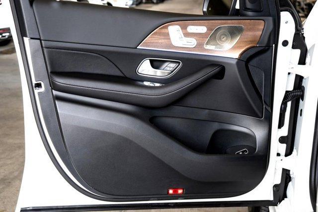 new 2025 Mercedes-Benz GLS 450 car, priced at $100,365