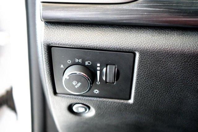 used 2021 Jeep Grand Cherokee car, priced at $28,871