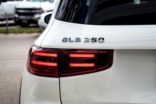 new 2025 Mercedes-Benz GLB 250 car, priced at $47,110