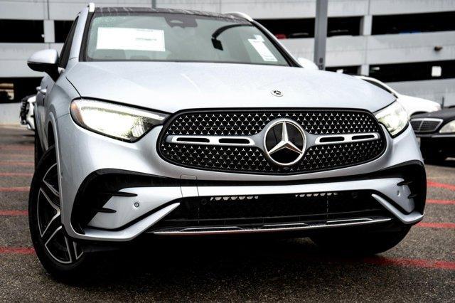 new 2025 Mercedes-Benz GLC 350e car, priced at $67,595