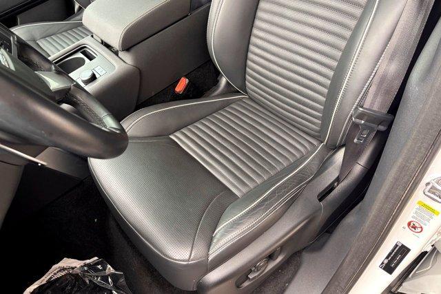 used 2022 Land Rover Discovery car, priced at $37,860