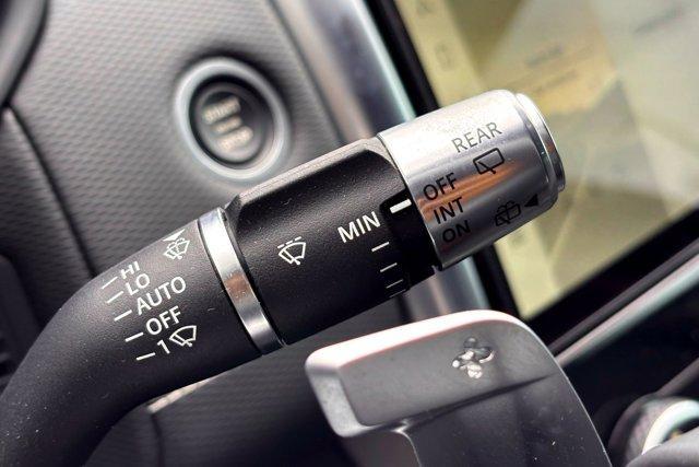 used 2022 Land Rover Discovery car, priced at $37,860