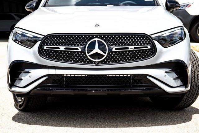 new 2025 Mercedes-Benz GLC 350e car, priced at $71,225
