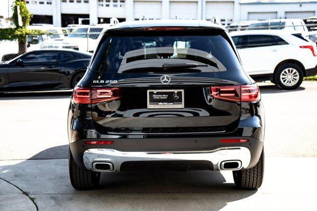 new 2025 Mercedes-Benz GLB 250 car, priced at $47,315