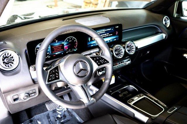 new 2025 Mercedes-Benz GLB 250 car, priced at $47,315