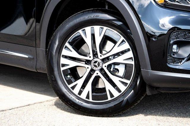 new 2025 Mercedes-Benz GLB 250 car, priced at $47,315