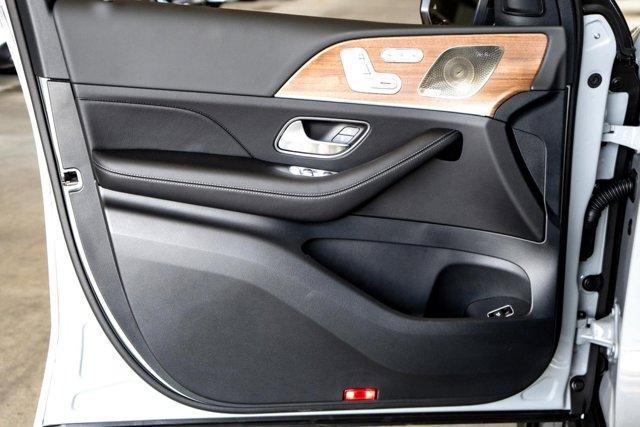 new 2025 Mercedes-Benz GLS 450 car, priced at $106,415