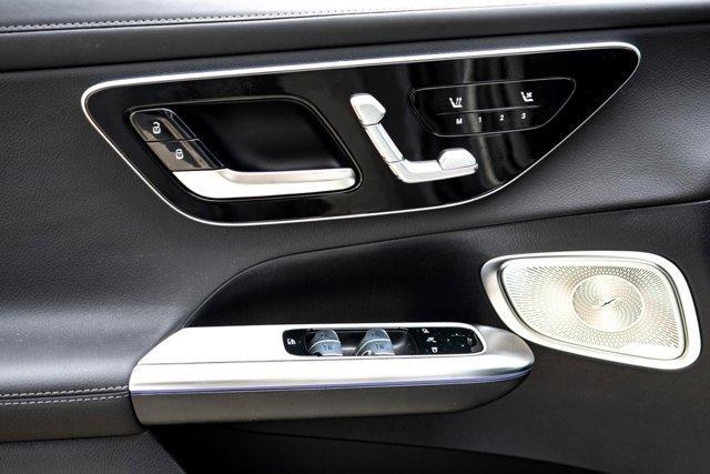 new 2025 Mercedes-Benz GLC 300 car, priced at $59,365