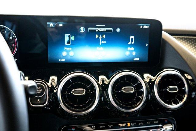 new 2025 Mercedes-Benz GLA 250 car, priced at $42,250