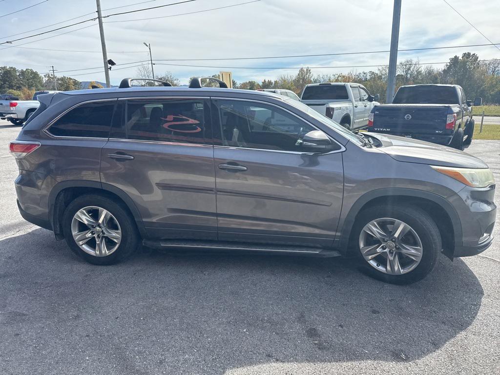 used 2015 Toyota Highlander car, priced at $11,992