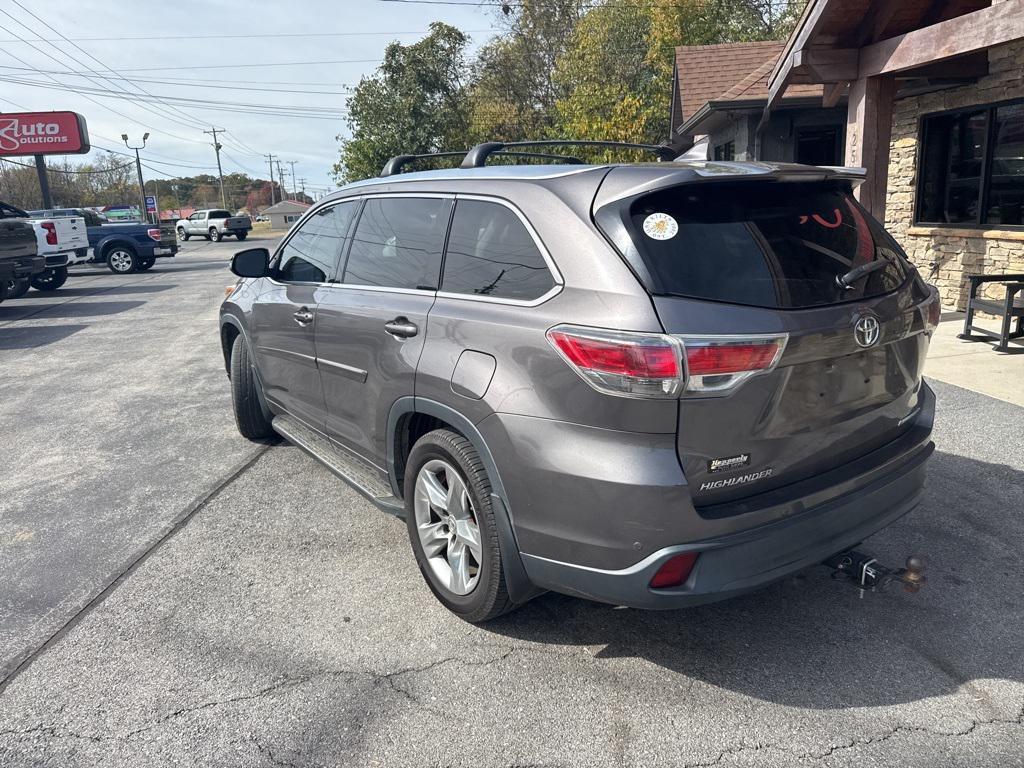 used 2015 Toyota Highlander car, priced at $11,992