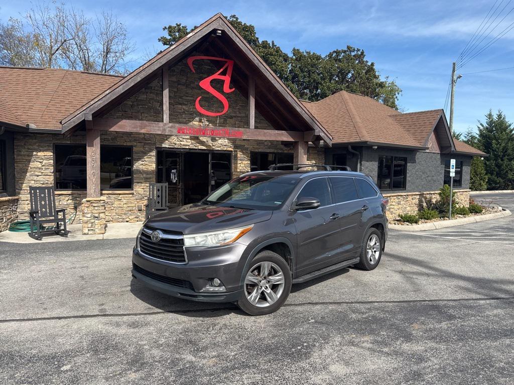 used 2015 Toyota Highlander car, priced at $11,992
