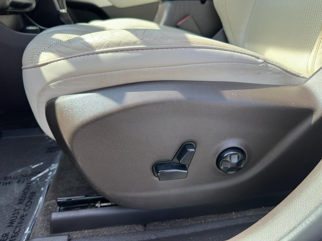 used 2018 Jeep Cherokee car, priced at $16,994