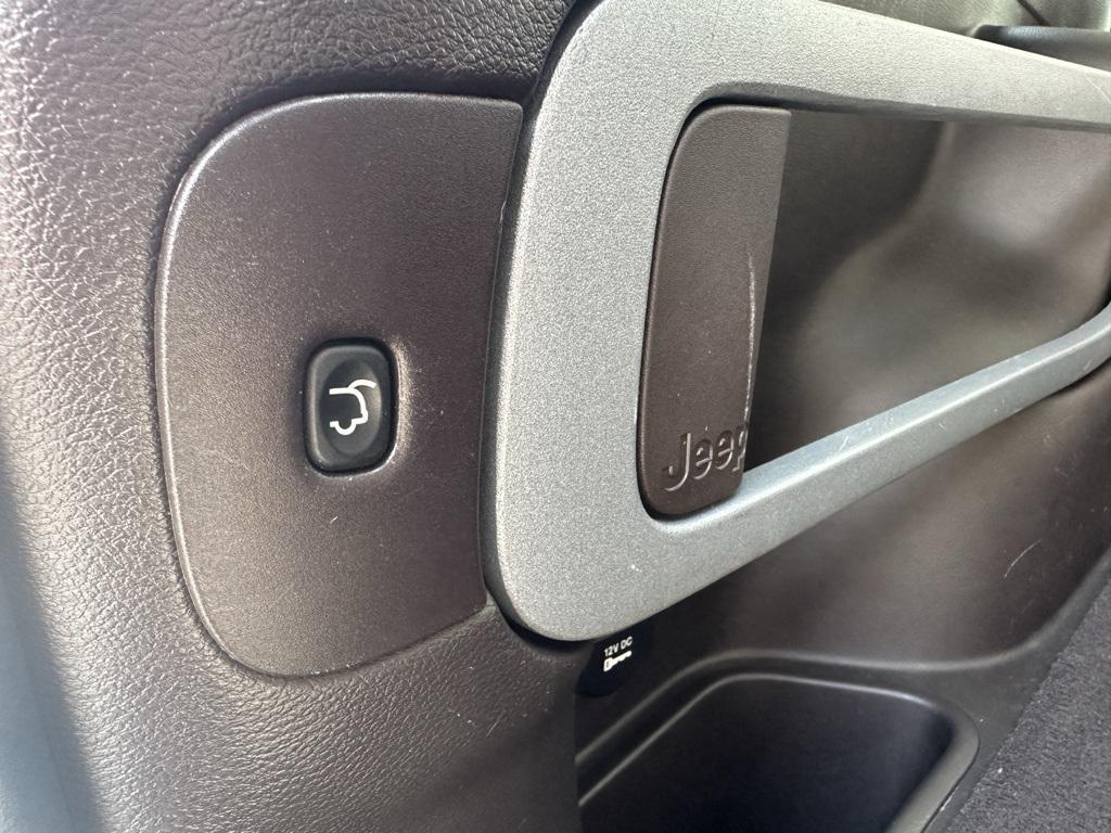 used 2018 Jeep Cherokee car, priced at $16,994