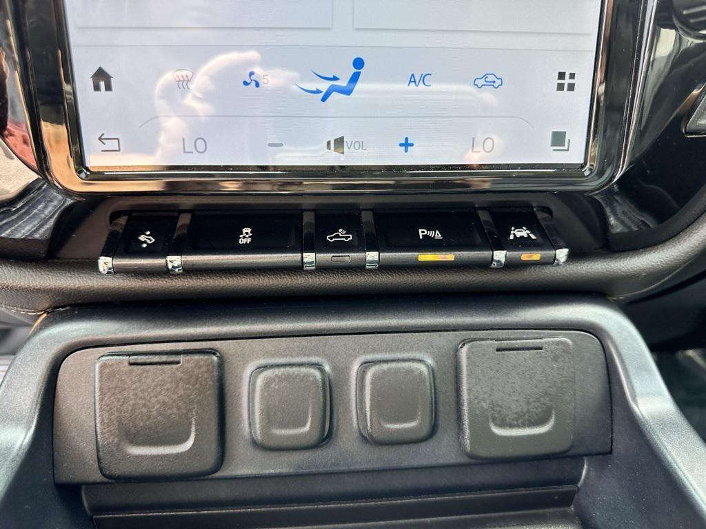 used 2018 Chevrolet Silverado 1500 car, priced at $27,401