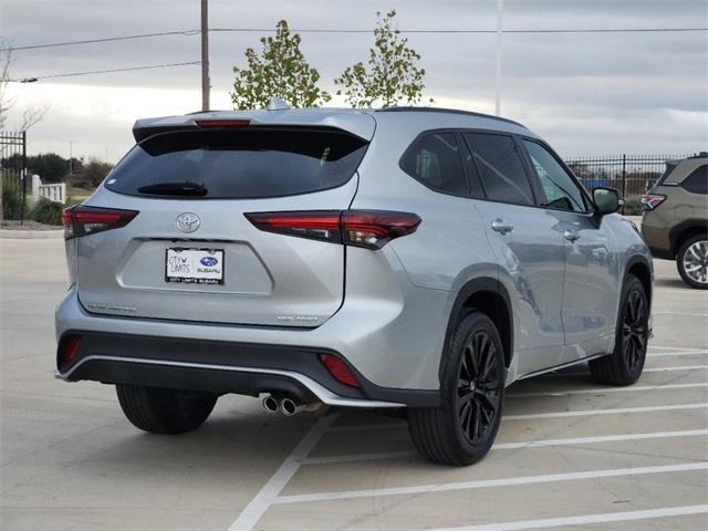 used 2024 Toyota Highlander car, priced at $45,493