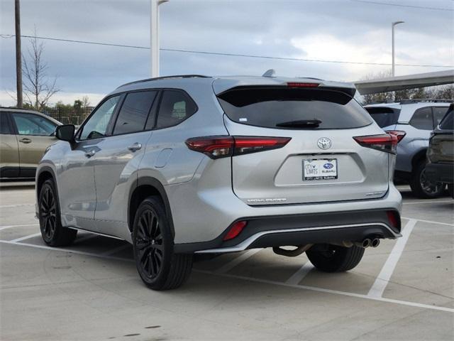 used 2024 Toyota Highlander car, priced at $45,493