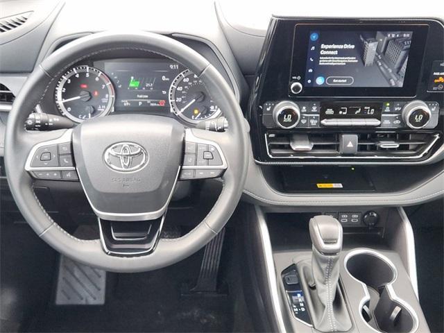 used 2024 Toyota Highlander car, priced at $45,493