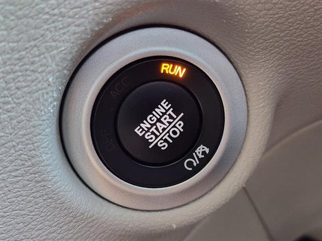 used 2024 Chrysler Pacifica car, priced at $27,992