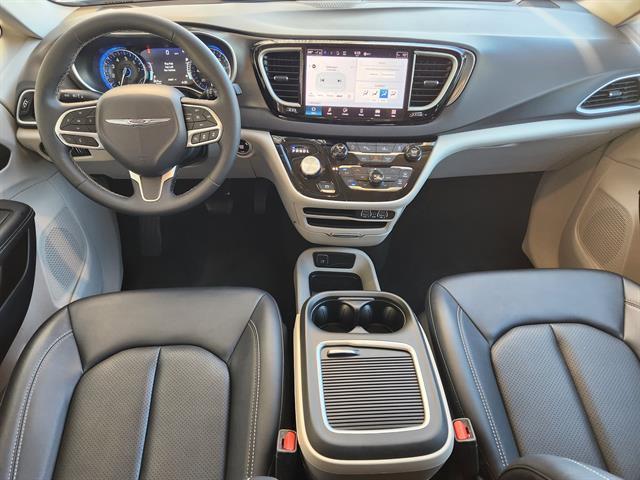used 2024 Chrysler Pacifica car, priced at $27,992