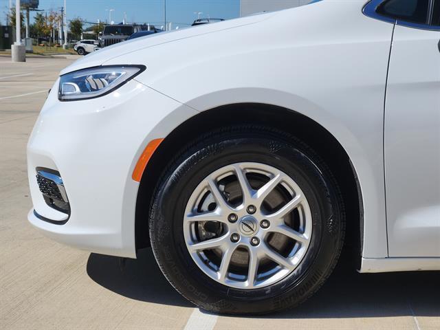 used 2024 Chrysler Pacifica car, priced at $27,992