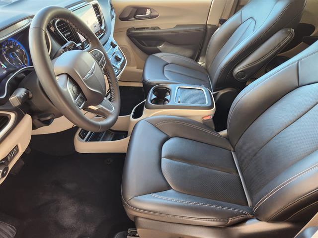 used 2024 Chrysler Pacifica car, priced at $27,992