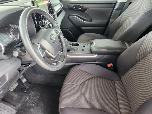 used 2024 Toyota Highlander car, priced at $37,497