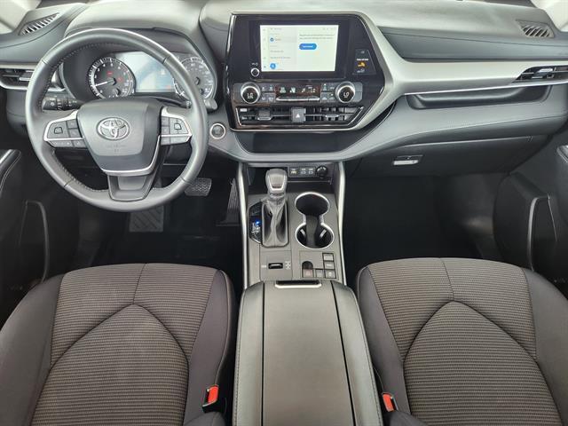 used 2024 Toyota Highlander car, priced at $37,497