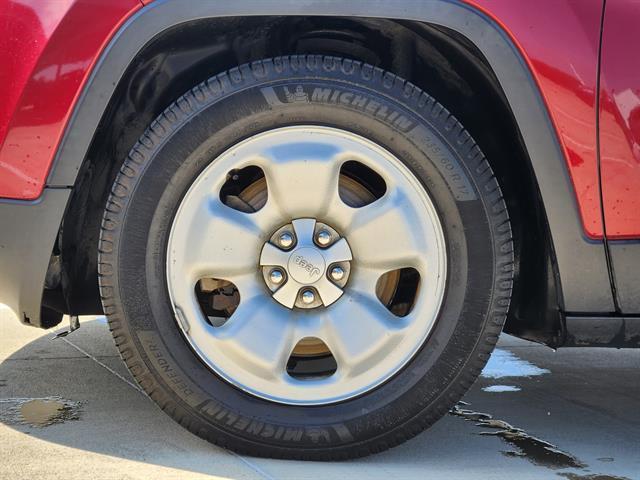 used 2015 Jeep Cherokee car, priced at $12,493