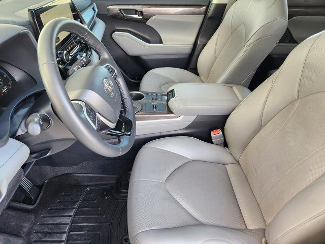 used 2023 Toyota Highlander Hybrid car, priced at $46,982