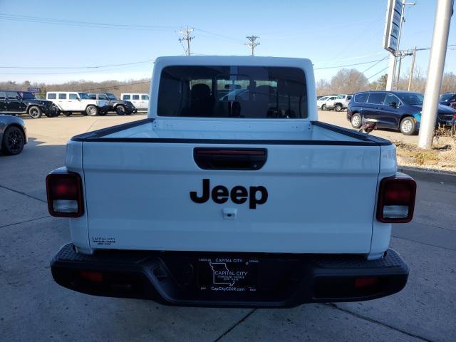 new 2025 Jeep Gladiator car, priced at $41,290