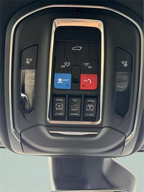 new 2025 Jeep Grand Cherokee car, priced at $42,985