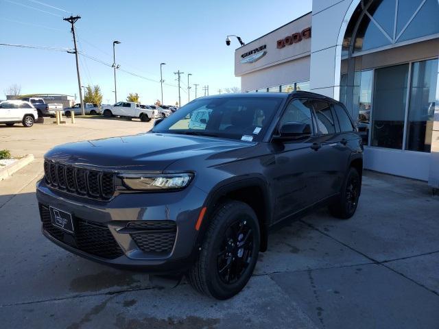 new 2025 Jeep Grand Cherokee car, priced at $41,950