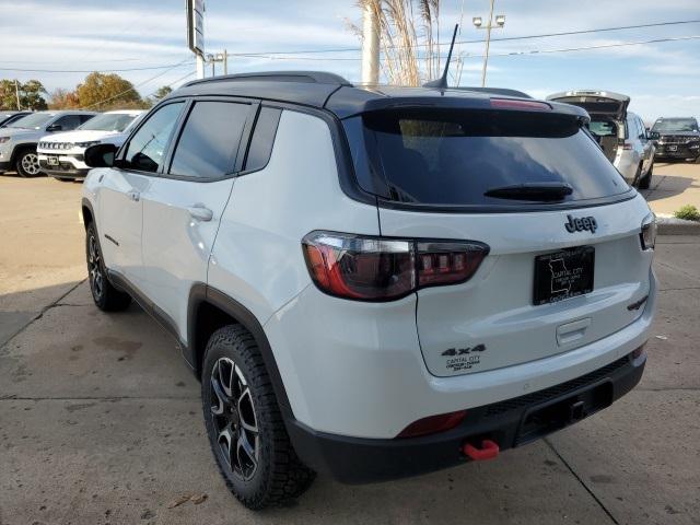 new 2025 Jeep Compass car, priced at $32,640