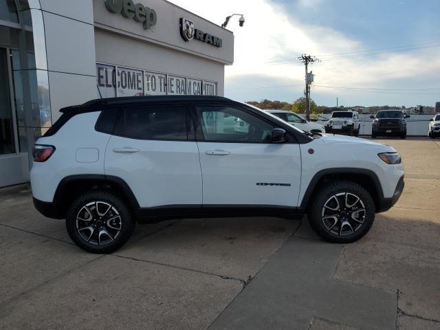 new 2025 Jeep Compass car, priced at $32,640