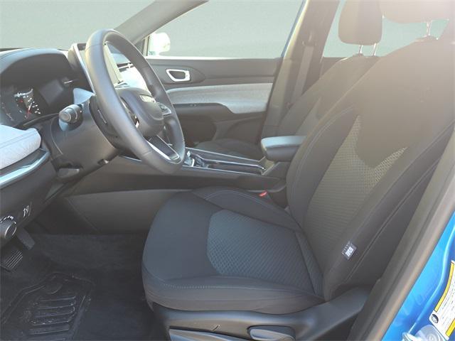new 2025 Jeep Compass car, priced at $23,999