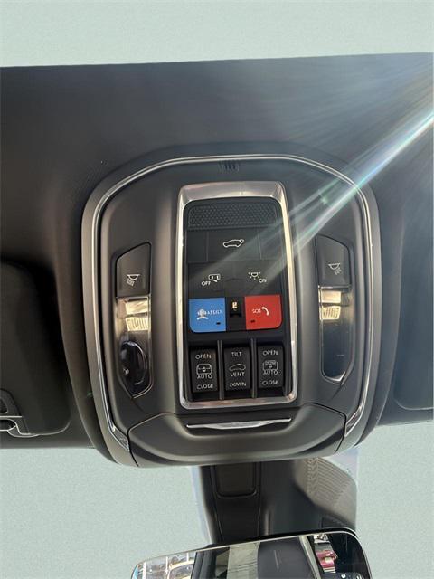 used 2023 Jeep Grand Cherokee car, priced at $27,750