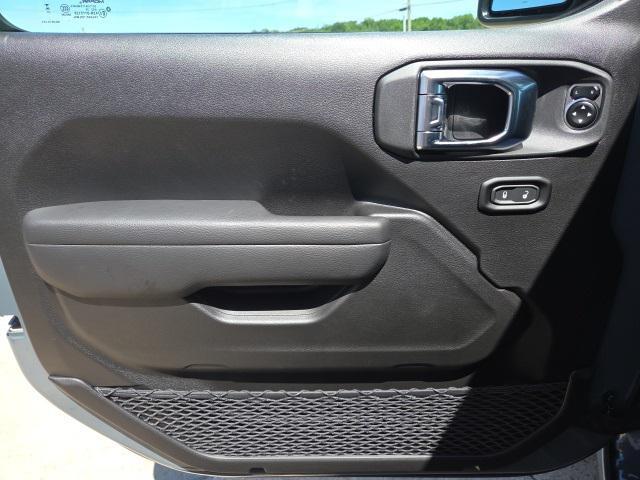 new 2025 Jeep Wrangler car, priced at $41,675