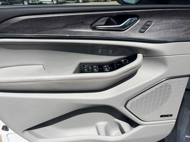 used 2023 Jeep Grand Cherokee car, priced at $36,123