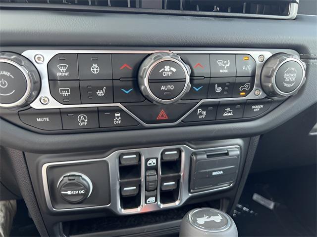 new 2025 Jeep Wrangler car, priced at $45,855