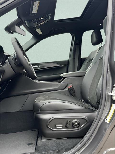 new 2025 Jeep Grand Cherokee car, priced at $38,980